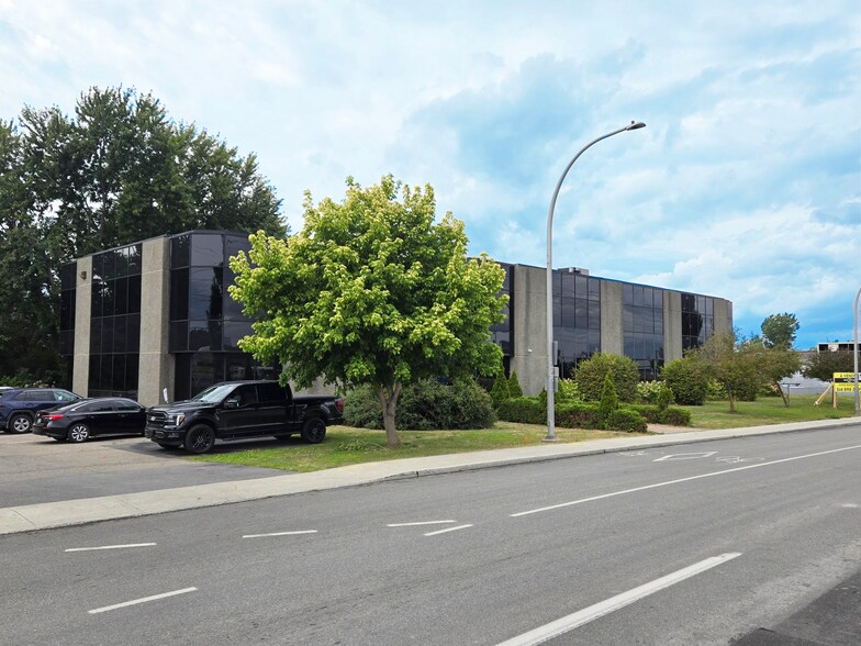5800 Boul Thimens, Montréal, QC en venta - Foto del edificio - Imagen 2 de 8