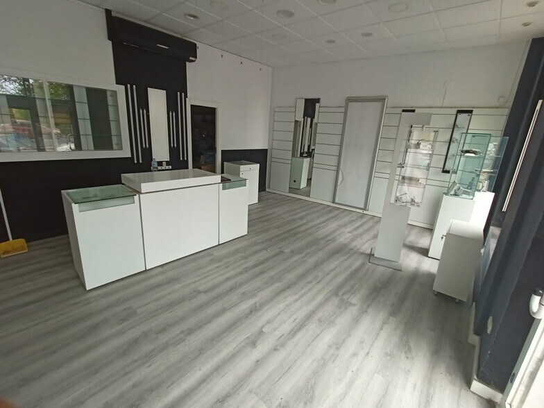 Local en Cáceres en venta - Foto del edificio - Imagen 3 de 15