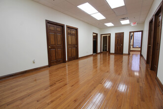 917 3rd Ave, Huntington, WV en alquiler Foto del interior- Imagen 2 de 5