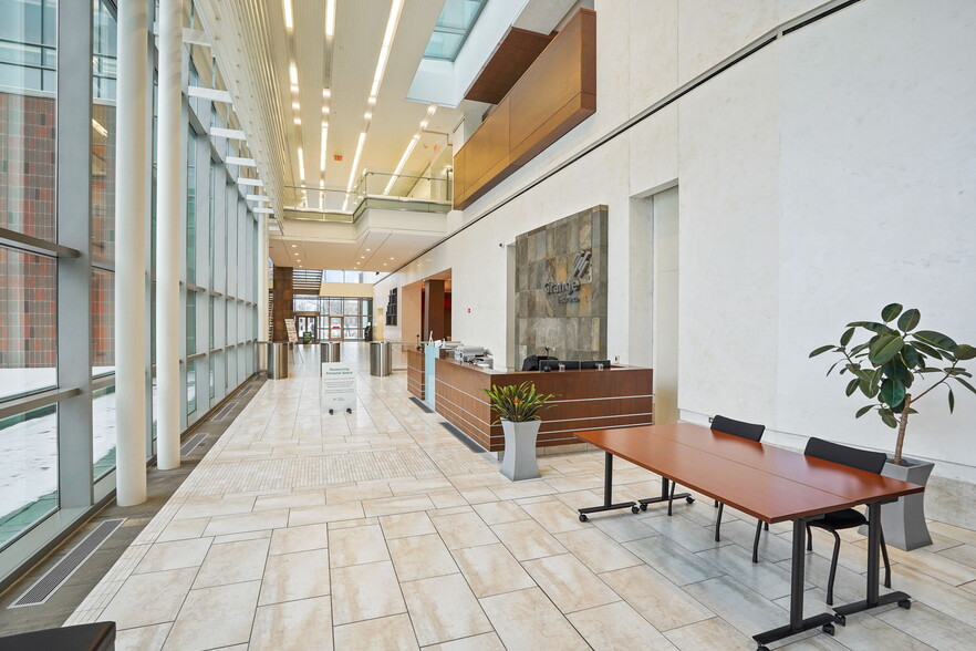 671 S High St, Columbus, OH en alquiler - Lobby - Imagen 3 de 9