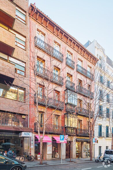 Edificio residencial en Madrid, Madrid en venta - Foto del edificio - Imagen 1 de 2