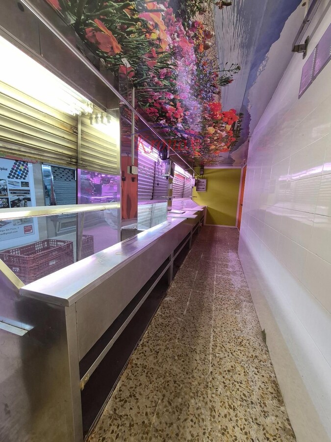 Madrid, MAD 28032 - - - Foto del interior - Image 2 of 5