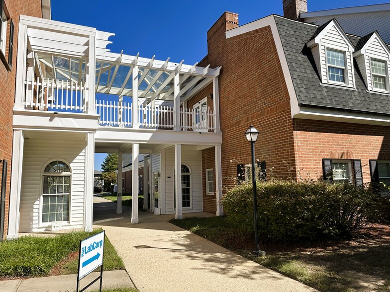 11350 Pembrooke Sq, Waldorf, MD en venta - Foto del edificio - Imagen 1 de 18