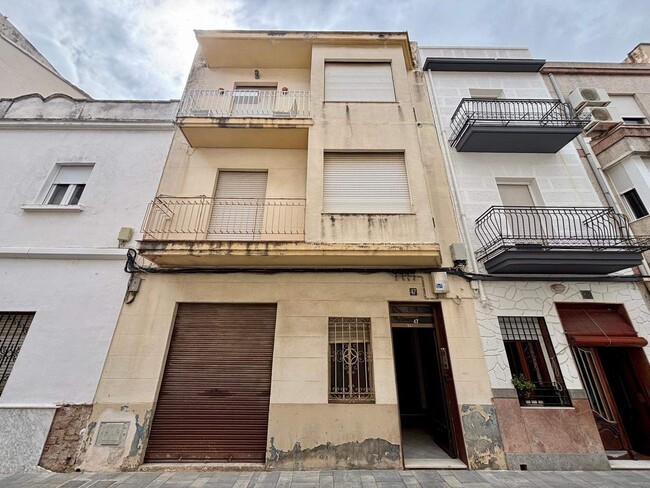 Más detalles de Carrer Salvador Salom, 47, Piles - Local en venta