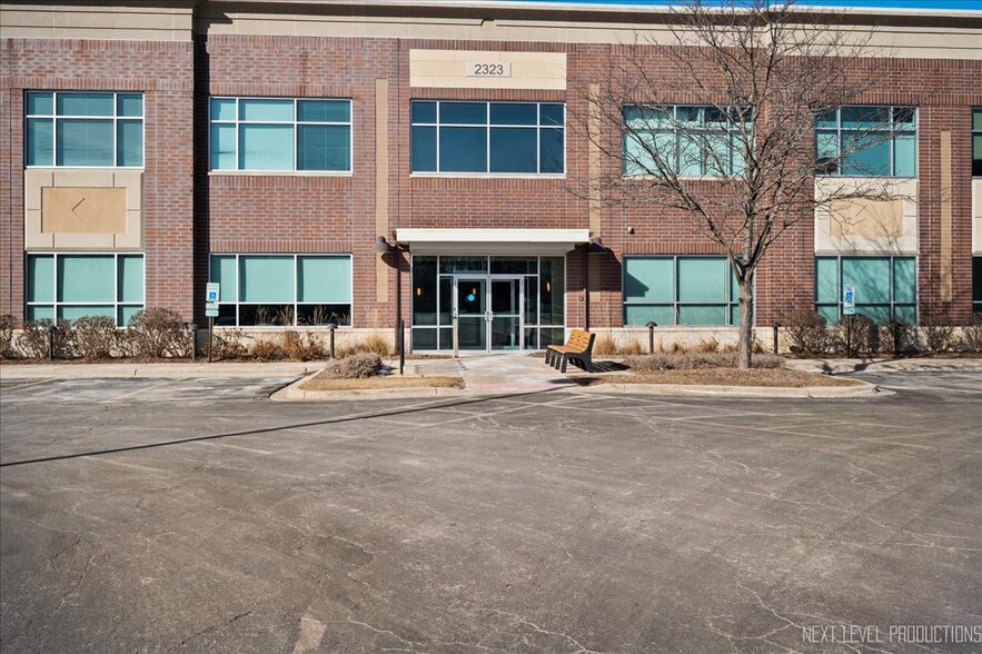 2323 Naperville Rd, Naperville, IL en venta - Foto del edificio - Imagen 2 de 17