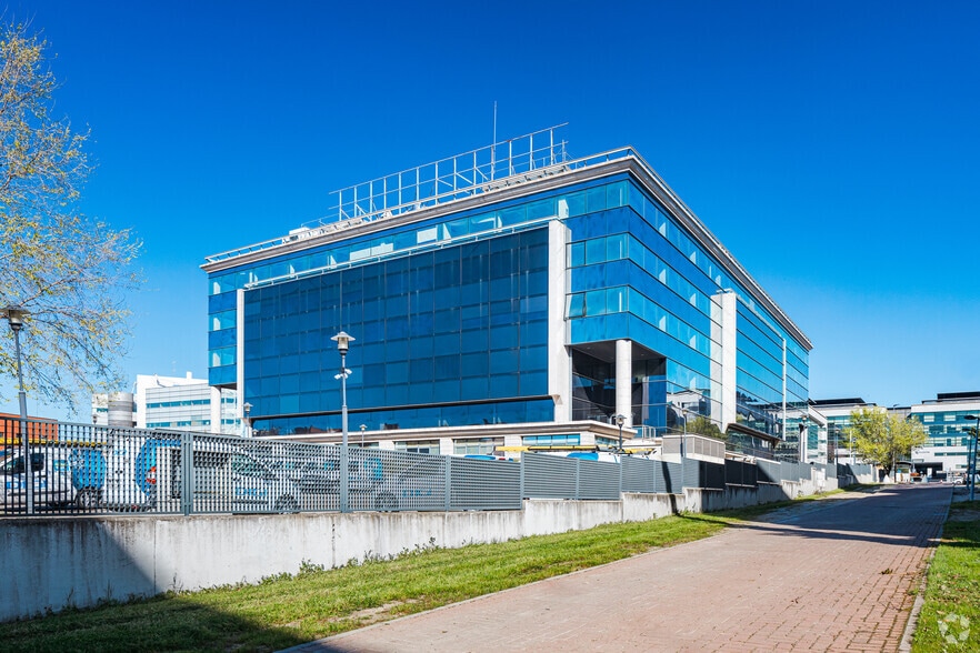 Calle de Anabel Segura, 14, Alcobendas, Madrid en alquiler - Foto del edificio - Imagen 2 de 4