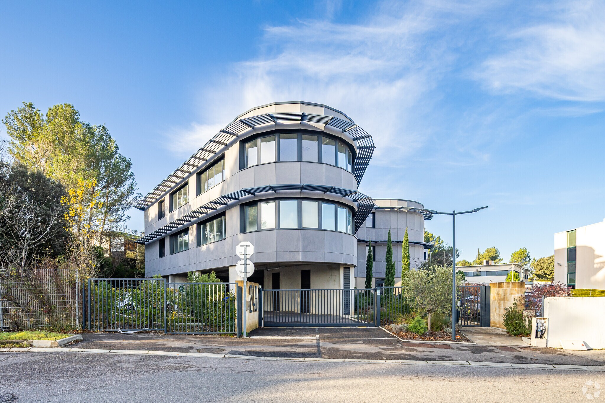 240 Rue Pierre Simon Laplace, Aix-en-Provence en venta Foto del edificio- Imagen 1 de 3
