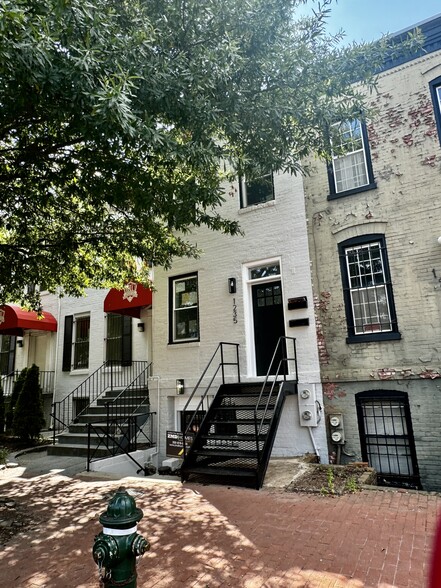 1235 Pennsylvania Ave SE, Washington, DC en alquiler - Foto del edificio - Imagen 1 de 23