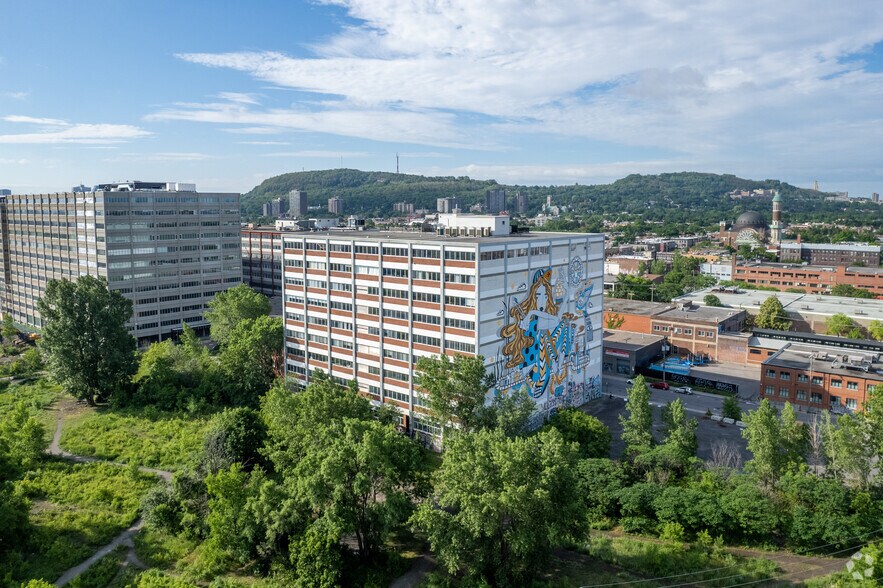 5605 Av De Gaspé, Montréal, QC en alquiler - Vista aérea - Imagen 2 de 6