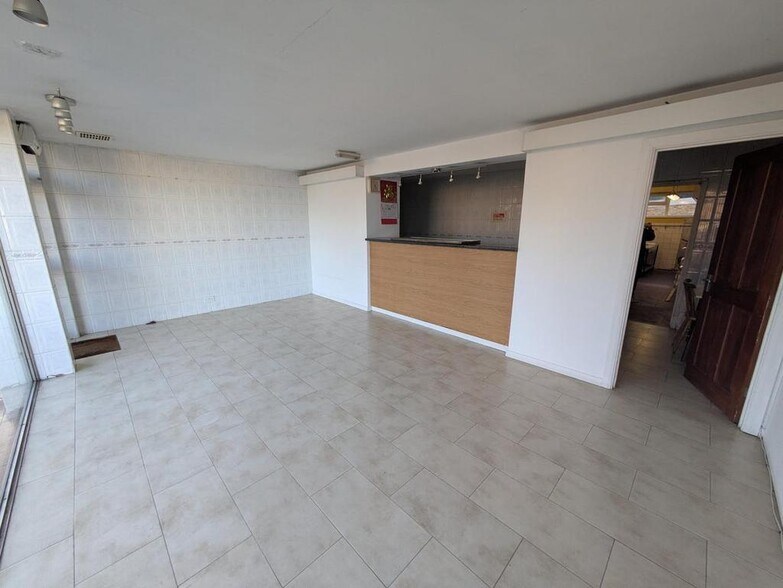 7 Creswell Corner, Woking en venta - Foto del edificio - Imagen 2 de 4