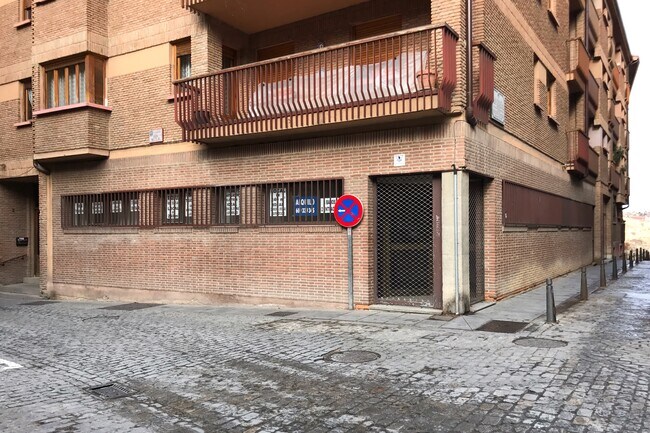 Más detalles de Calle Mal Consejo, 3-5, Segovia - Local en alquiler