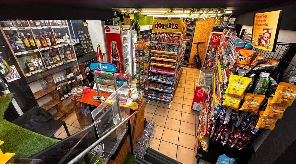 Local en Alicante, Alicante en alquiler - Foto del interior - Imagen 2 de 3