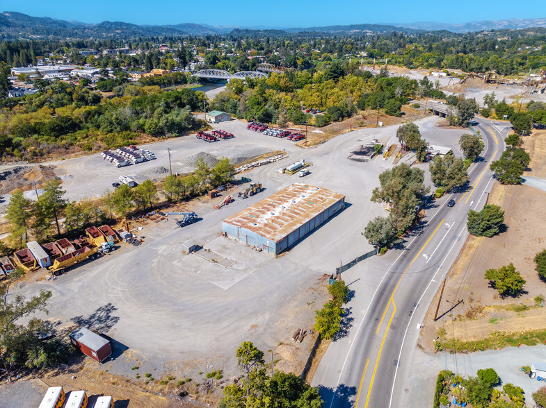 13611 Healdsburg Ave, Healdsburg, CA en alquiler - Vista aérea - Imagen 3 de 10