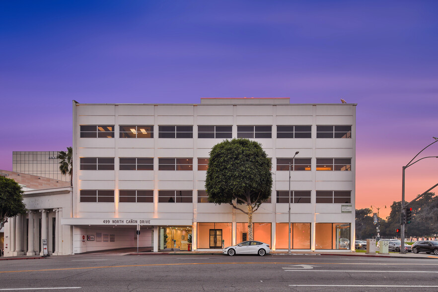 499 N Canon Dr, Beverly Hills, CA en alquiler - Foto del edificio - Imagen 1 de 15