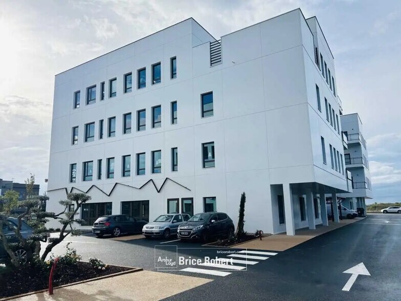 Oficina en Genas en venta - Foto del edificio - Imagen 3 de 15