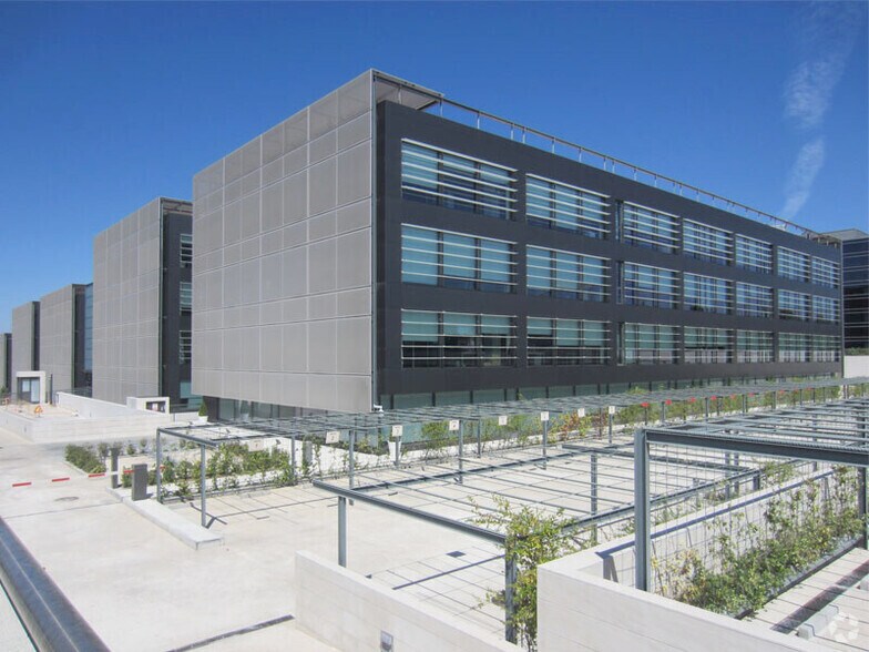 Calle de José Echegaray, 6, Las Rozas de Madrid, Madrid en alquiler - Foto del edificio - Imagen 3 de 7