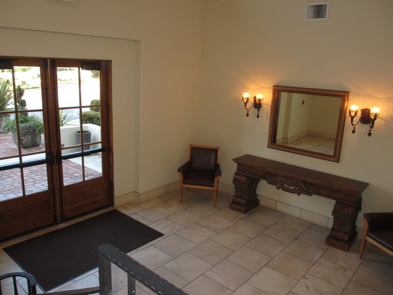 18525 Sutter Blvd, Morgan Hill, CA en alquiler - Foto del interior - Imagen 3 de 11