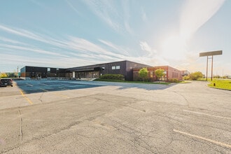 1280 Rue Nobel, Boucherville, QC en alquiler Foto del interior- Imagen 2 de 8