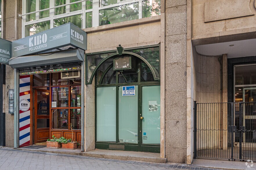 Calle de Edgar Neville, Madrid, Madrid en venta - Foto del edificio - Imagen 3 de 5