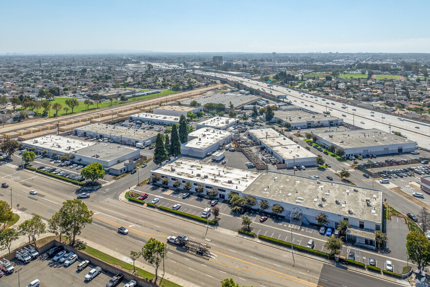 15131-15151 Goldenwest Cir, Westminster, CA en alquiler - Foto del edificio - Imagen 1 de 24