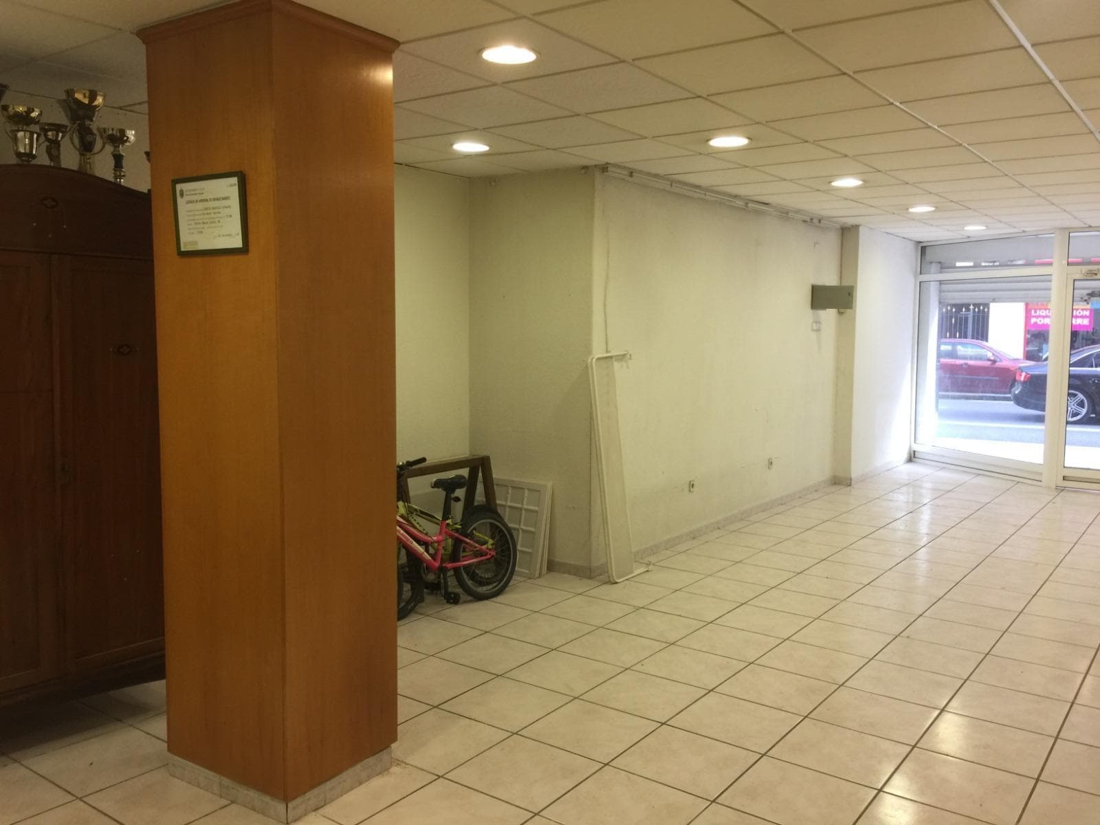 Local en Elche, Alicante en venta Foto del interior- Imagen 1 de 11
