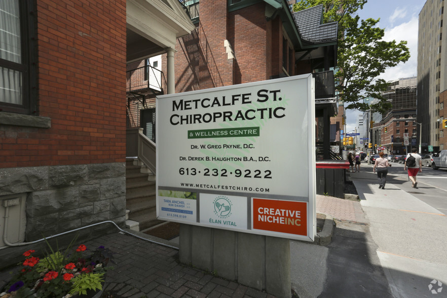 164 Metcalfe St, Ottawa, ON en alquiler - Foto del edificio - Imagen 2 de 3