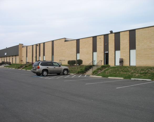 801 Carpenters Crossing, Folcroft, PA en alquiler - Foto del edificio - Imagen 3 de 5