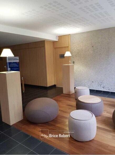 Oficina en Écully en alquiler - Vestíbulo - Imagen 2 de 11