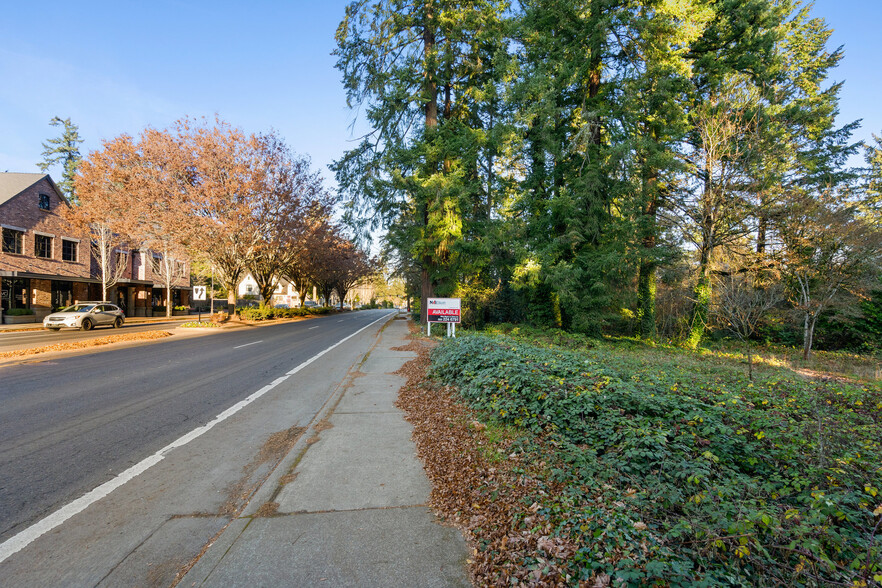 4905 Upper Dr, Lake Oswego, OR en venta - Foto del edificio - Imagen 2 de 7