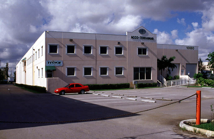 10880 NW 27th St, Miami, FL en alquiler - Foto del edificio - Imagen 2 de 6