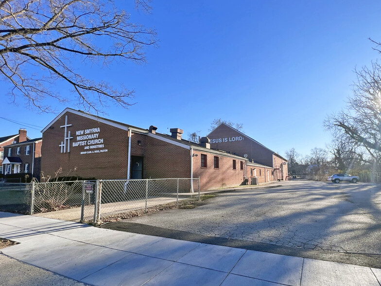 4417 Douglas St NE, Washington, DC en venta - Foto del edificio - Imagen 1 de 32