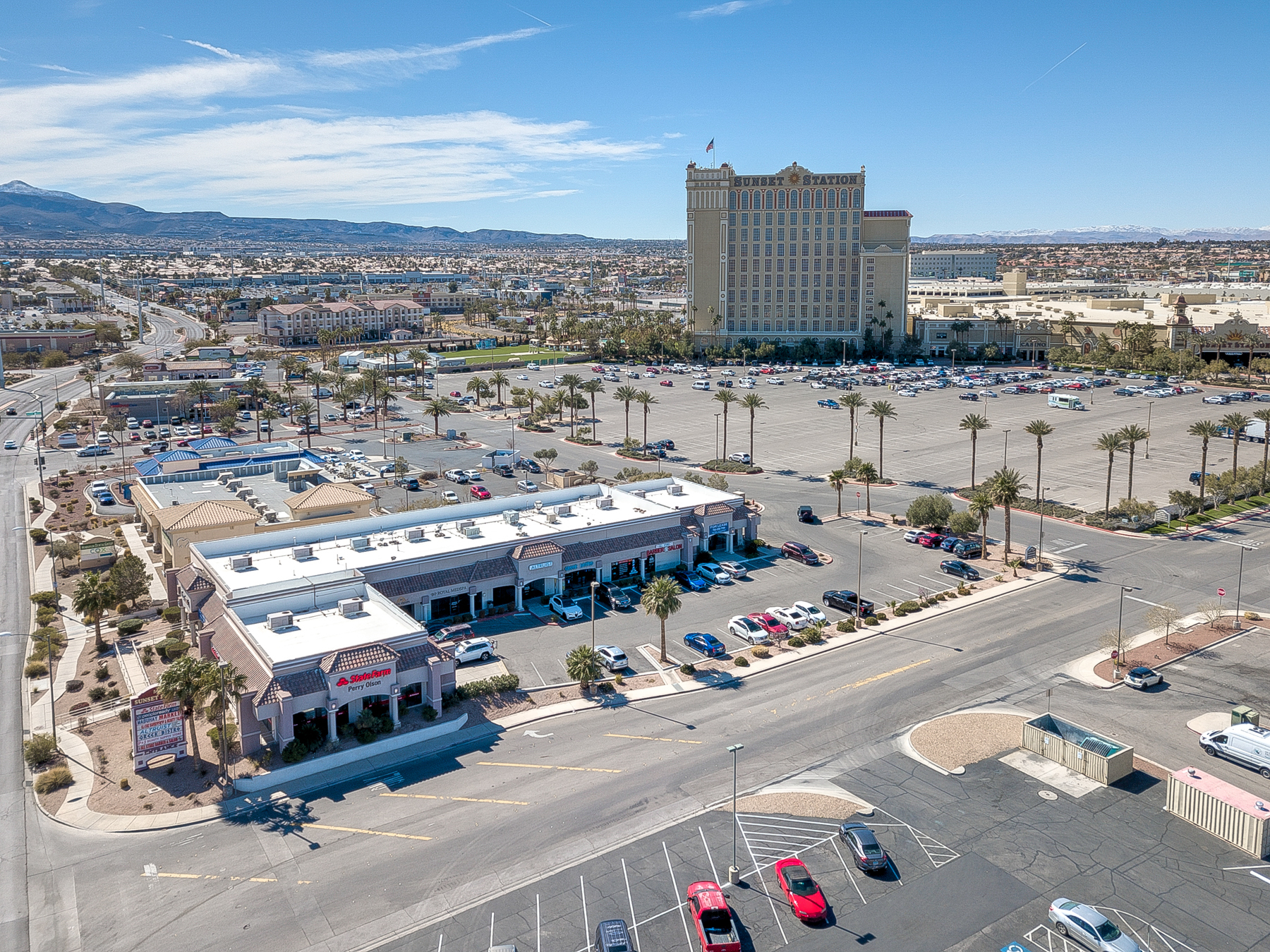 565 Marks St, Henderson, NV en alquiler Foto del edificio- Imagen 1 de 31