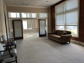 1108 3rd Ave, Huntington, WV en alquiler Foto del interior- Imagen 2 de 10