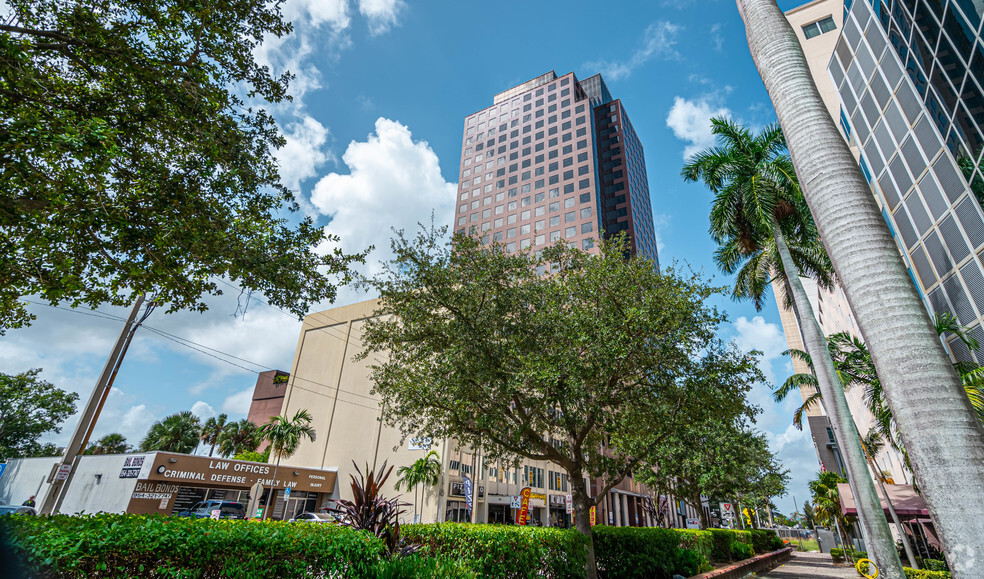 110 SE 6th St, Fort Lauderdale, FL en alquiler - Foto del edificio - Imagen 2 de 11