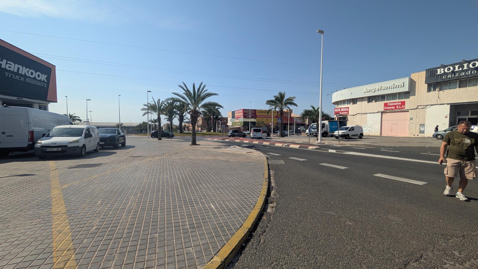 Novelda, 144, Elche, Alicante en venta Foto principal- Imagen 1 de 24