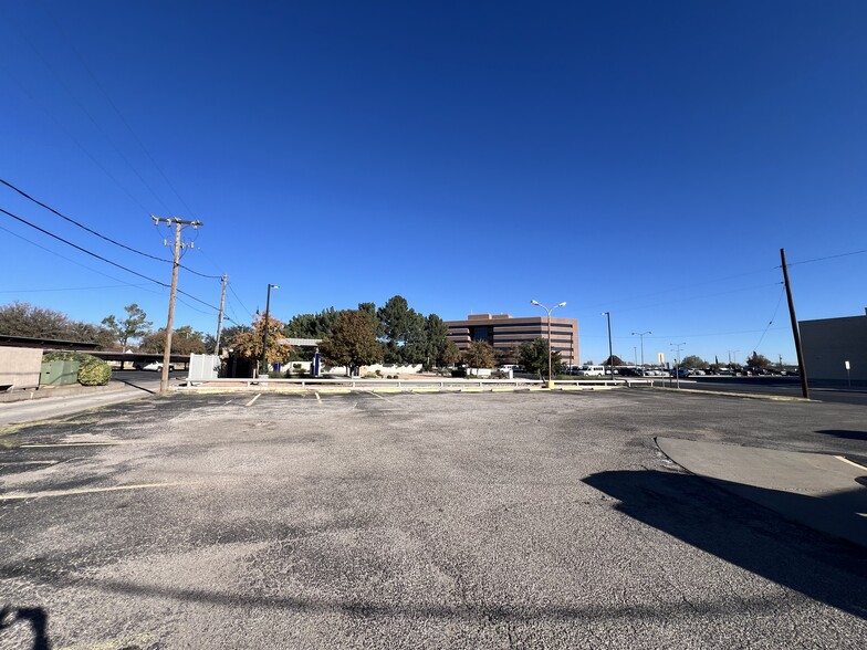 801 N Big Spring St, Midland, TX en venta - Foto del edificio - Imagen 2 de 11