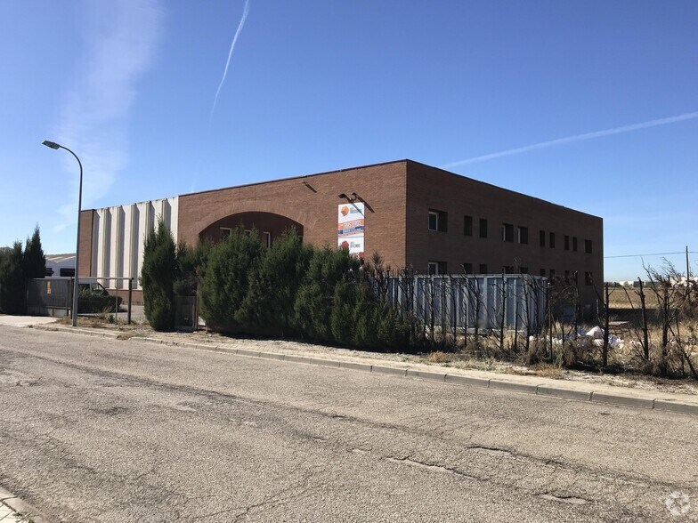 Nave en Alcalá de Henares, Madrid en venta - Foto del edificio - Imagen 3 de 11