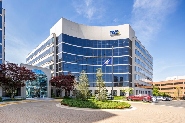 Más detalles de 1595 Spring Hill Rd, Vienna, VA - Oficina en alquiler