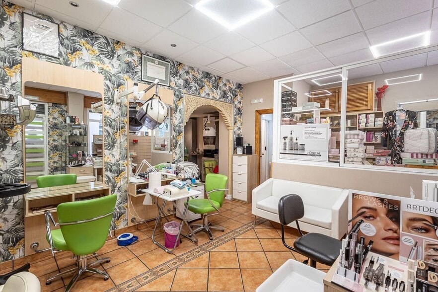 Local en Granada, Granada en venta - Foto del interior - Imagen 2 de 15
