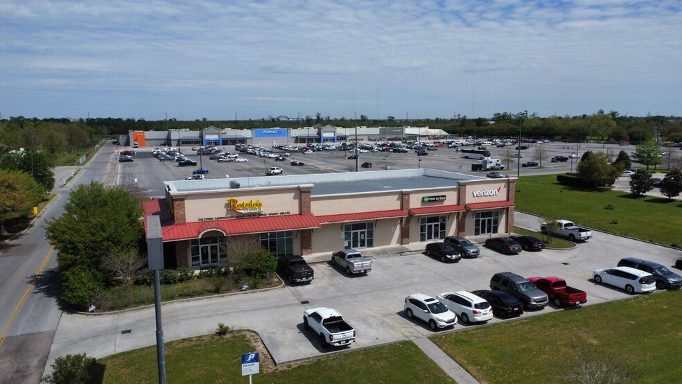 8109 W Judge Perez Dr, Chalmette, LA en alquiler - Foto del edificio - Imagen 1 de 4