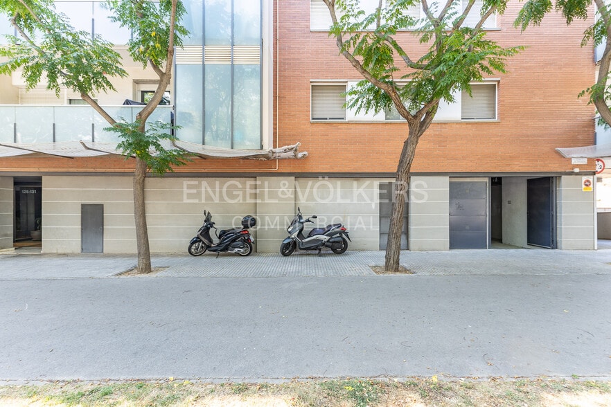 Edificio residencial en Sant Feliu de Llobregat, Barcelona en venta - Foto del edificio - Imagen 2 de 3