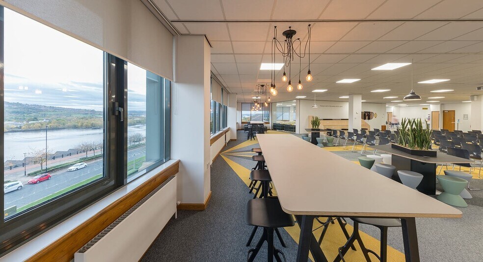 William Armstrong Dr, Newcastle Upon Tyne en alquiler - Foto del edificio - Imagen 2 de 6