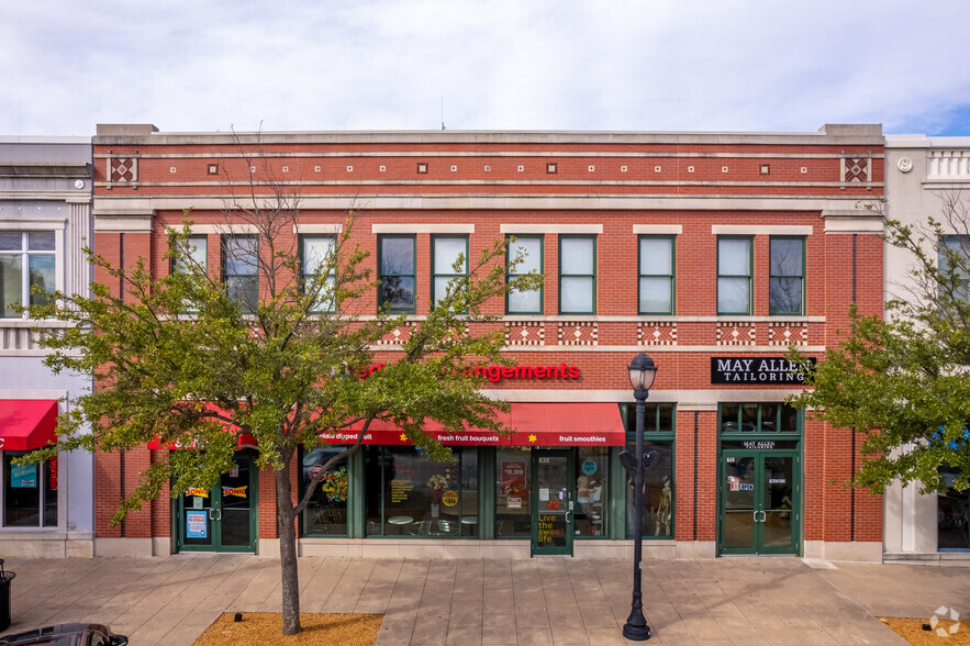 675 Town Square Blvd, Garland, TX en alquiler - Foto del edificio - Imagen 3 de 4