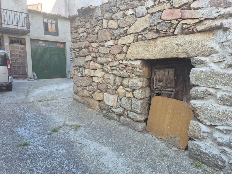 Nave en Navaluenga, Ávila en venta - Foto del edificio - Imagen 3 de 8