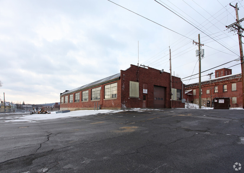 59 Field St, Torrington, CT en venta - Foto del edificio - Imagen 3 de 6