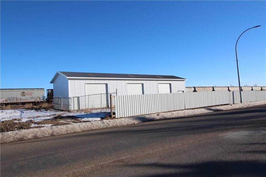 670 10th Ave, Carstairs, AB en venta - Foto principal - Imagen 1 de 2