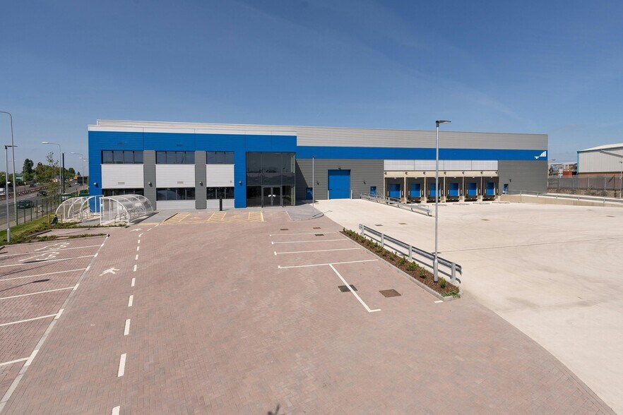 6 Alfreds Way, Barking en alquiler - Foto del edificio - Imagen 2 de 34