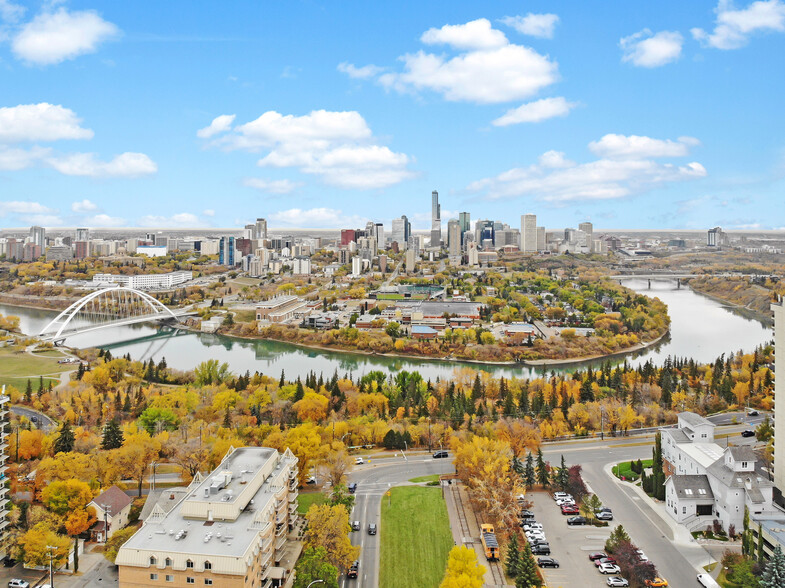 10171 Saskatchewan Dr, Edmonton, AB en alquiler - Vista aérea - Imagen 2 de 13