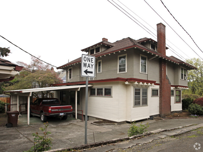 610 Jefferson St, Oregon City, OR en alquiler - Foto del edificio - Imagen 2 de 2