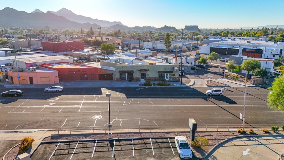 9017 N Cave Creek Rd, Phoenix, AZ en alquiler - Foto del edificio - Imagen 2 de 5